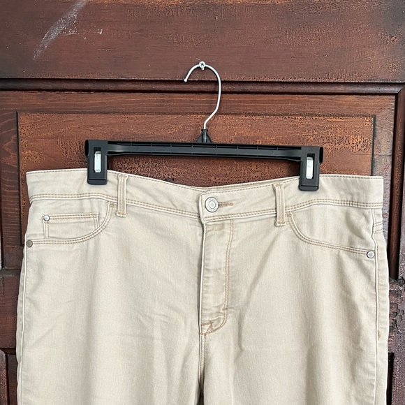 Time and Tru | Khaki High Rise Jegging Size 14 Women’s - Picture 3 of 10